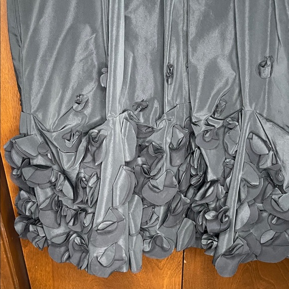 BCBGMaxAzria Size 8 Black V-Neck Prom Party Dress - Picture 5 of 5